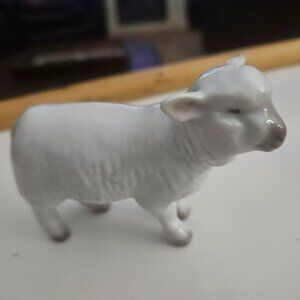 1987 bing and grondahl lamb porcelain figurine white&gray made in demark